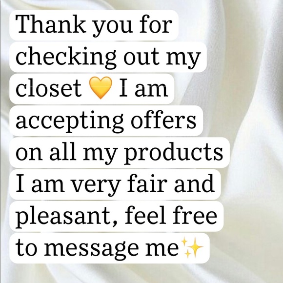 Meet your Posher, Nicole - Picture 2 of 2